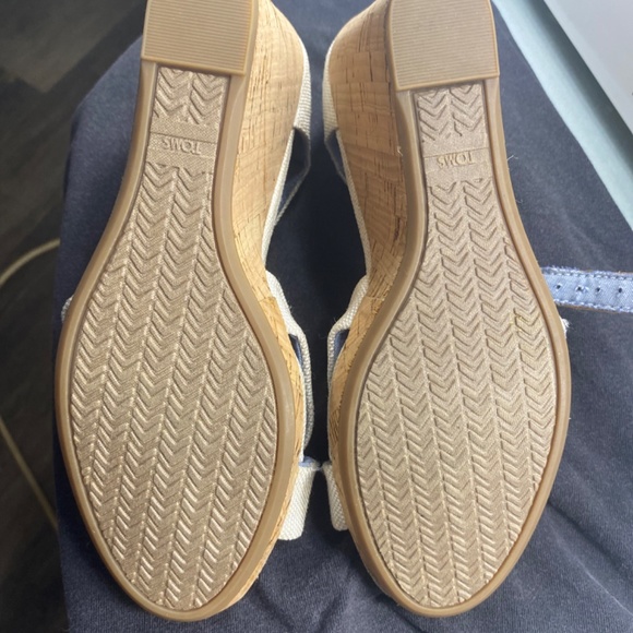 Tom Wedges - Picture 5 of 12